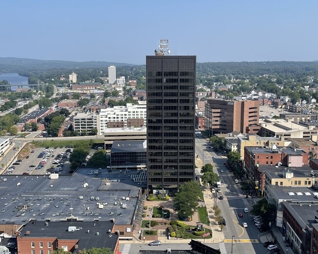 Building Photo - The Residence at 1000 Elm