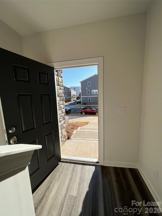 Foto del edificio - 2514 Arbor Loop Dr