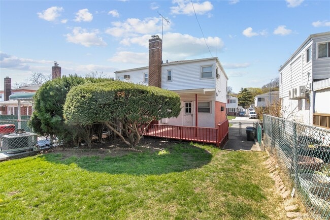 Building Photo - 67-27 211th St