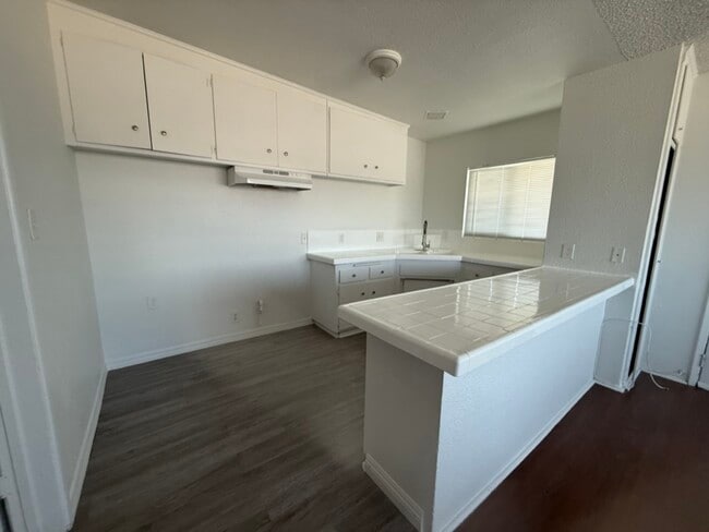 Foto del edificio - 8217 S Western Ave