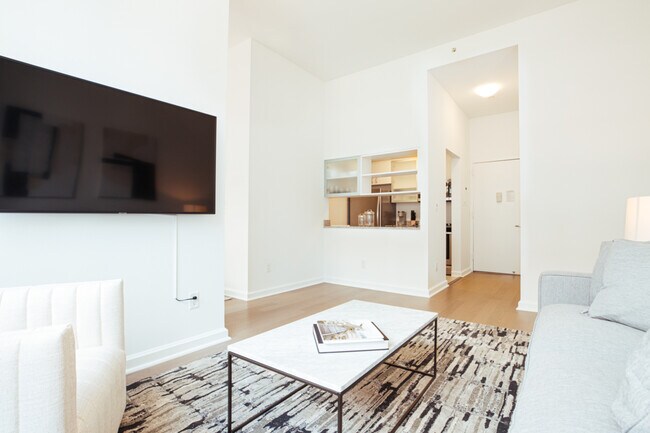 Building Photo - 500 W 56th St