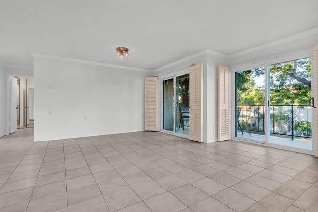 Foto del edificio - 2370 Via Mariposa W