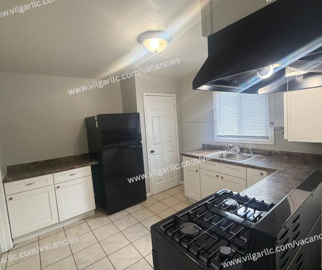 Foto del edificio - Newly updated 5 Bedrooms, 2- Bathroom Home