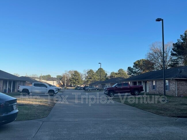 Foto del edificio - 283 N Pecan St