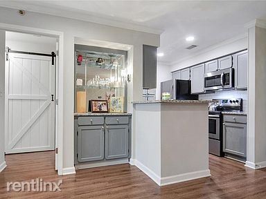 Foto del edificio - 1303 Highland Bluff Dr S E