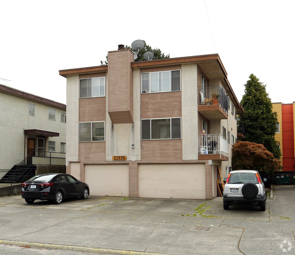 Primary Photo - 2209 NW 59th St