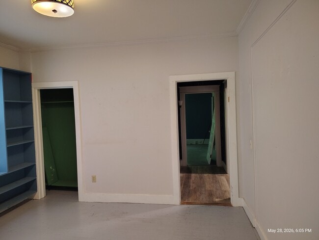 Building Photo - 448 Tyler St