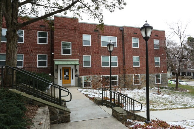 Building Photo - Roymar Apartments