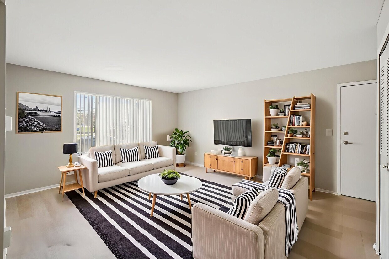 Foto principal - Southpointe Square
