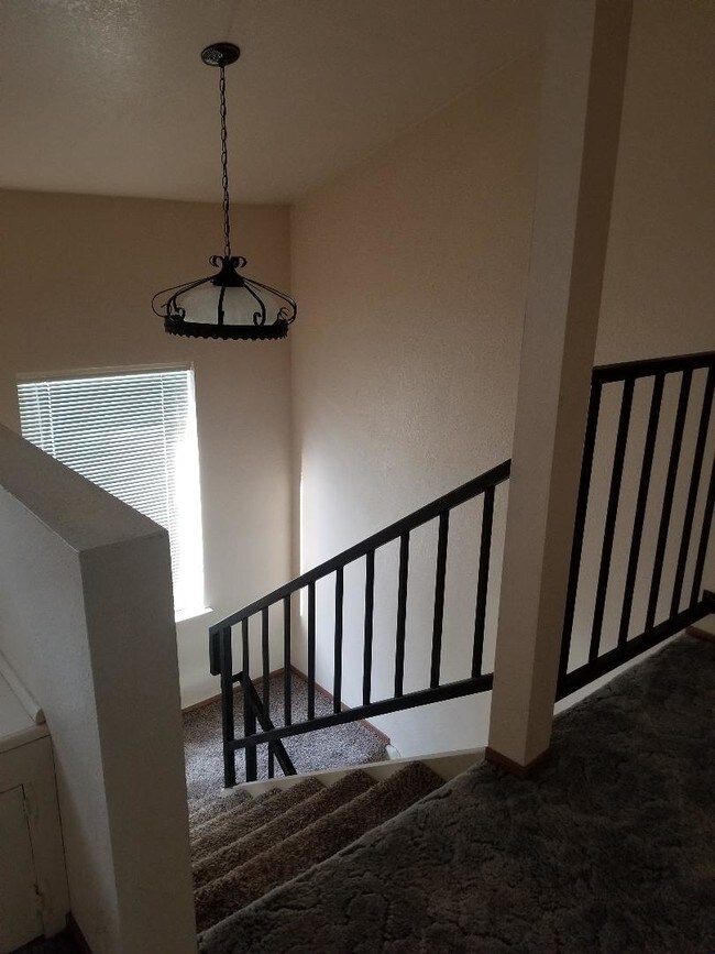 Building Photo - 5391 Valleyridge Dr