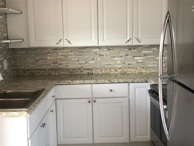 Foto del edificio - 3100 Walnut Bend Ln