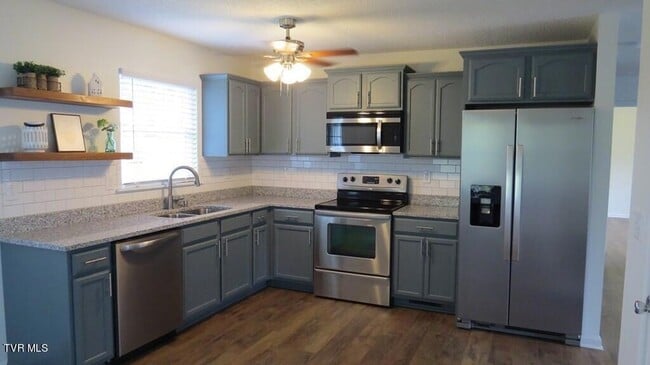 Building Photo - 2156 Bradley St