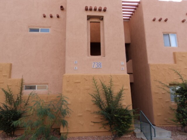 Foto del edificio - 738 Hardy Way