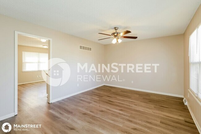 Building Photo - 810 S Haden St, Independence, MO 64050