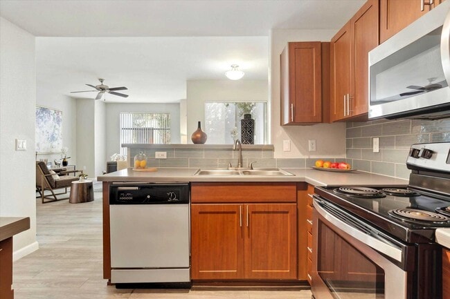 Building Photo - The Turn