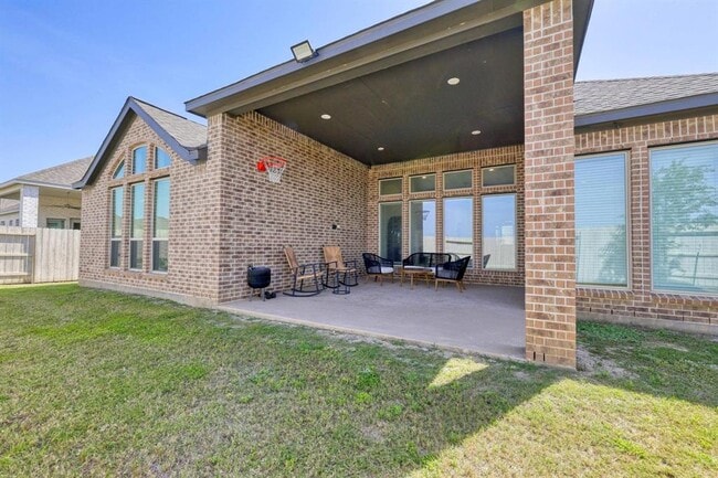 Foto del edificio - 5014 Mulberry Shrubs Ln