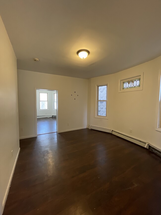Living room - 117 Wilkinson Ave