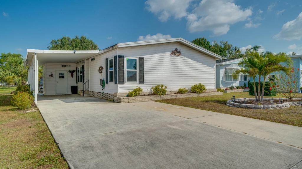 3333 Heritage Lakes Blvd, North Fort Myers, FL 33917 House Rental in