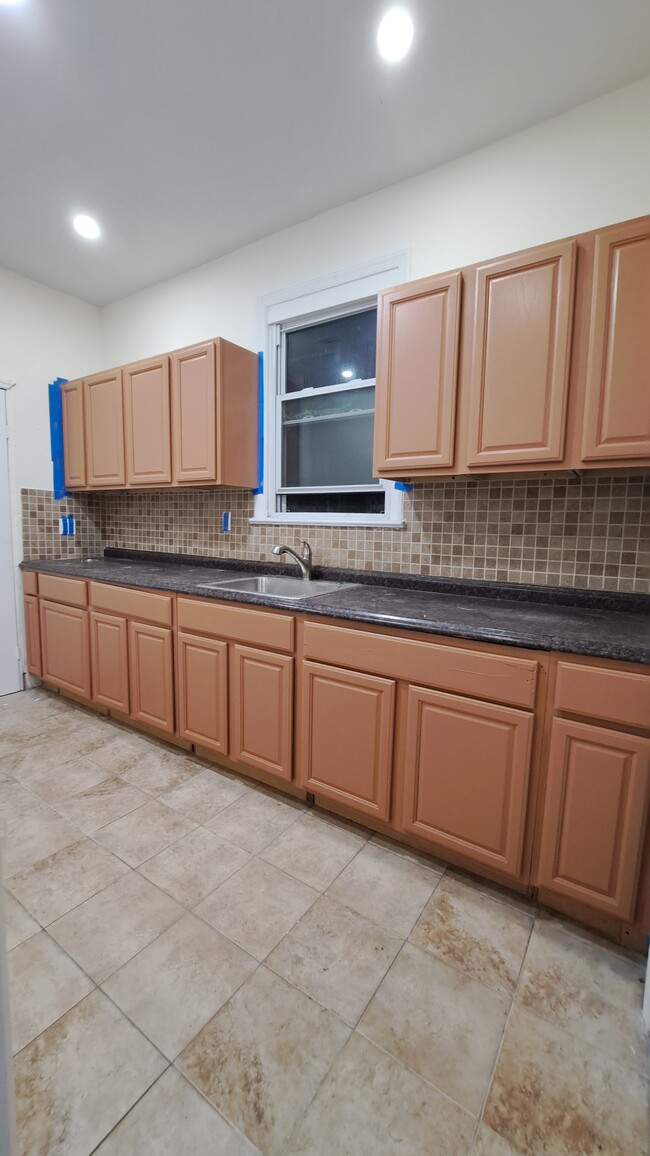 Kitchen - 1633 Garfield St