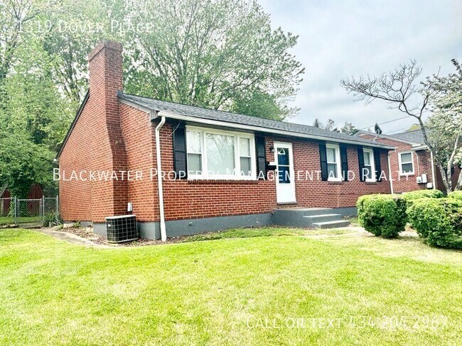 Photo - 1319 Dover Pl House