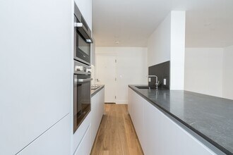 Building Photo - 365 Eglinton Ave E