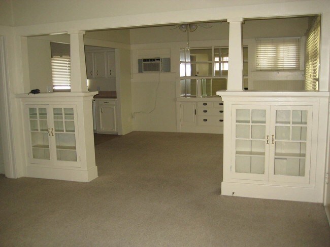 Building Photo - 4465 Orange Grove Ave