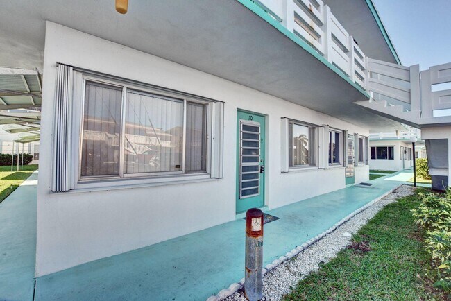 Foto del edificio - 2304 Lake Osborne Dr