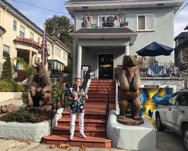 Foto del edificio - 2521 College Ave