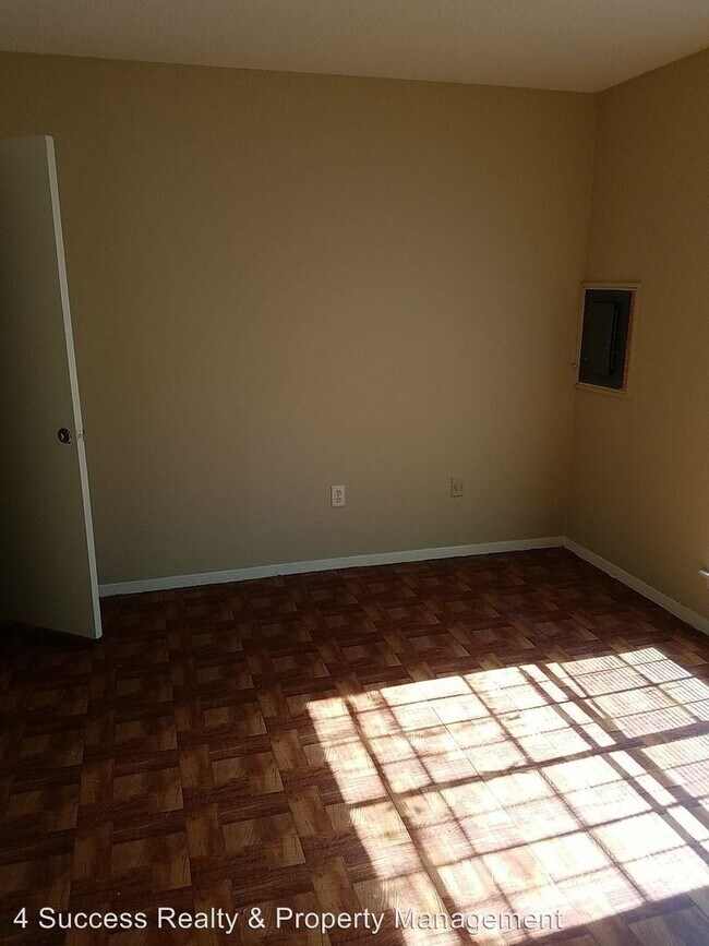 Building Photo - 2 br, 2 bath House - 1264 Royal Oaks Lane