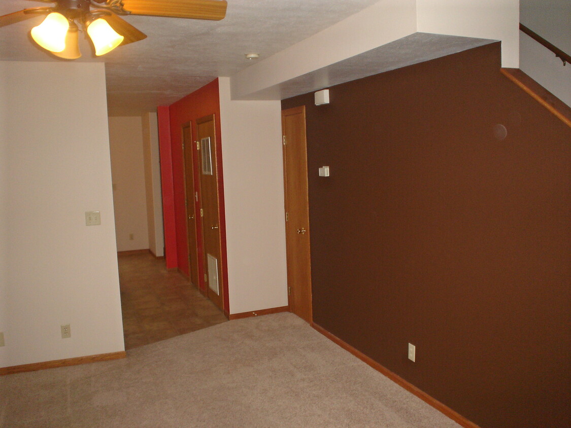 Living Room (Looking towards Kitchen) - 2601 N 44th St