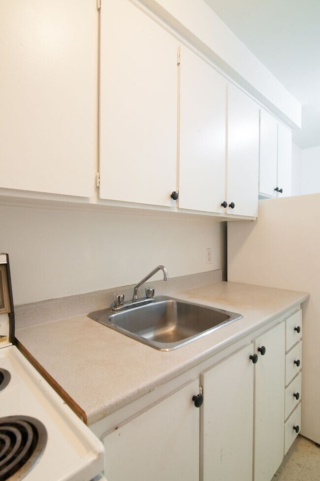 Building Photo - 3460 Rue Durocher