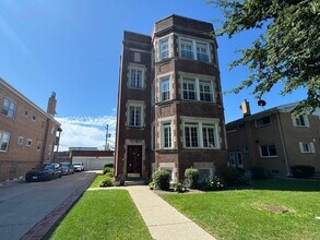 Building Photo - 4827 Elm St