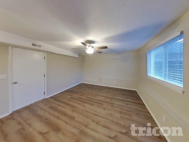 Building Photo - 27318 Country Pl NW