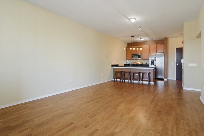 Foto del edificio - 437 W Division St