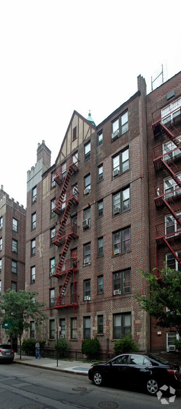 Exterior - 162-05 89th Ave