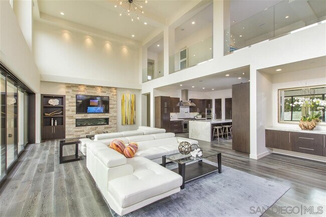 Building Photo - 9521 La Jolla Farms Rd