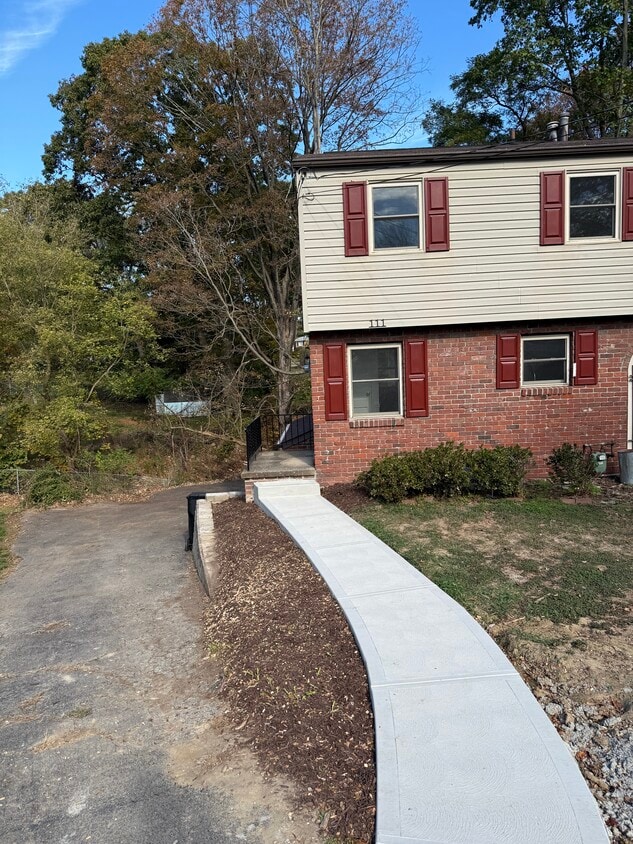 Photo - 111 Roberts Drive