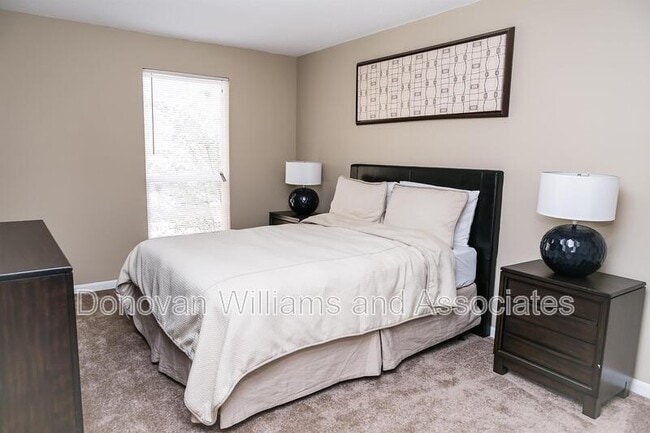 Foto del edificio - 4620 Central Ave