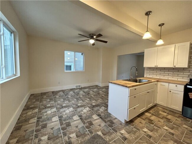 Foto del edificio - 316 Henry Ave