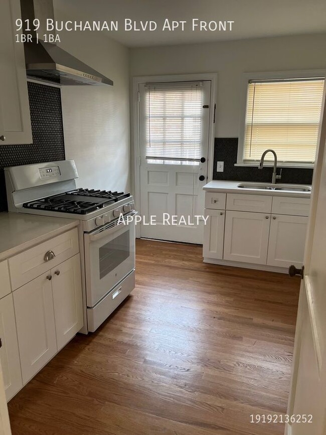 Foto del edificio - 919 Buchanan Blvd - Apt FRONT - Available ...