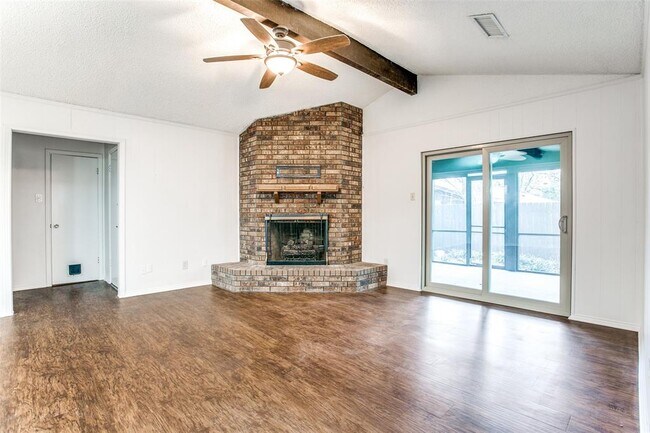 Foto del edificio - 212 E Worth St