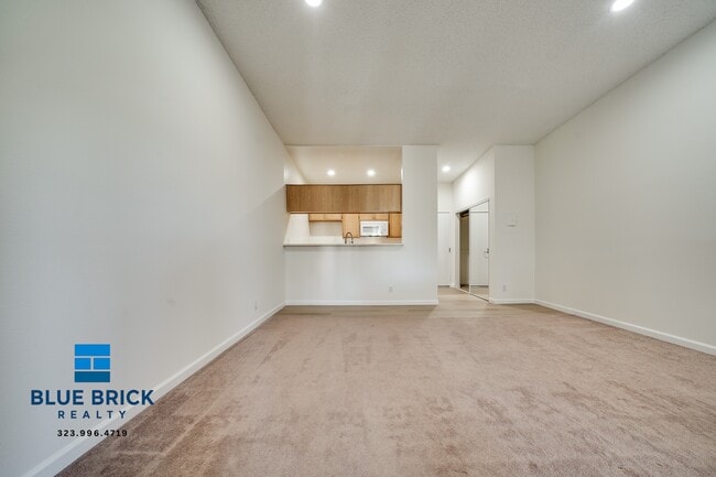 Building Photo - 11225 Morrison St