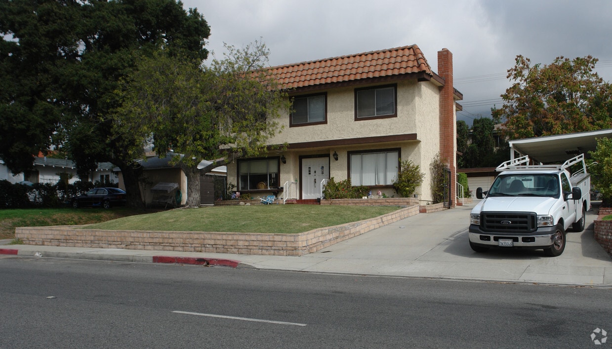Building Photo - 3253 Honolulu Ave