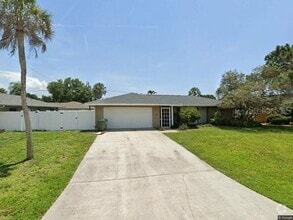Building Photo - 3654 Pin Oaks St