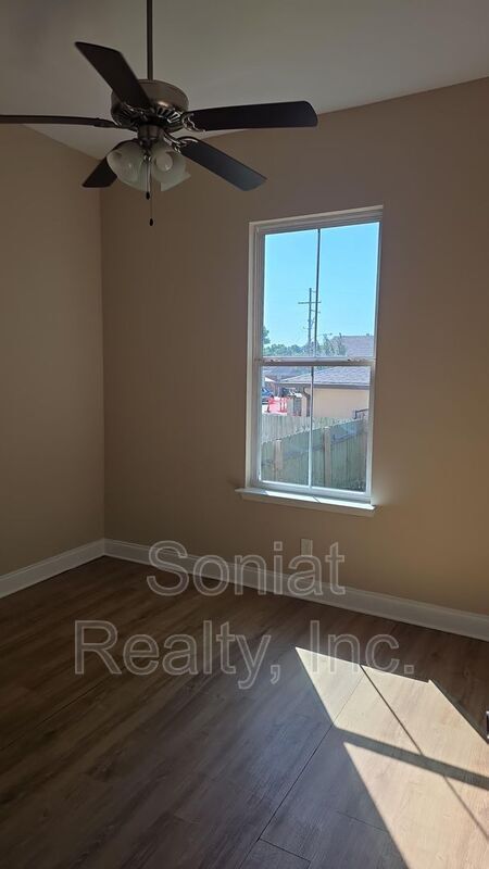 Foto del edificio - 3931 Hamilton St