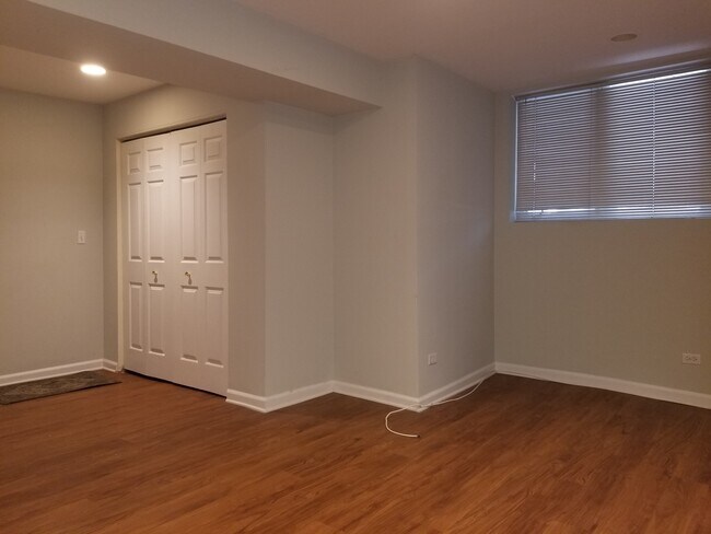 Foto del edificio - 3216 N Racine Ave