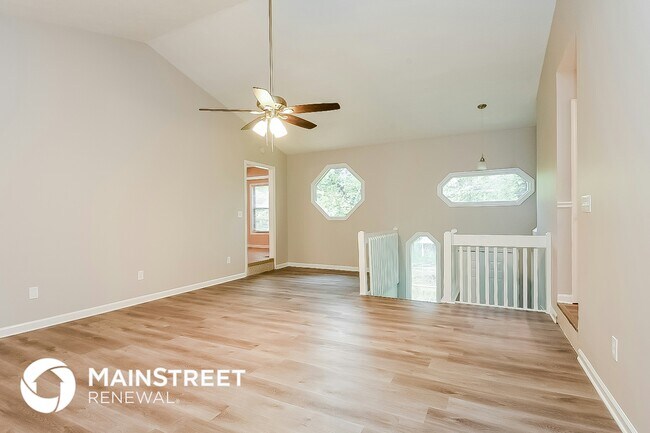 Foto del edificio - 616 Rivercrest Dr