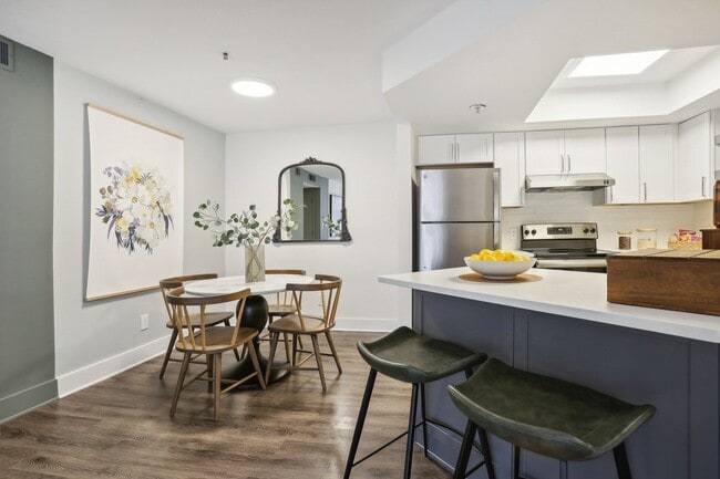 Building Photo - Virginia Highland Apartment Homes