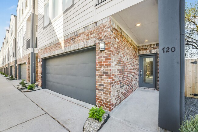 Foto del edificio - 720 W Donovan St