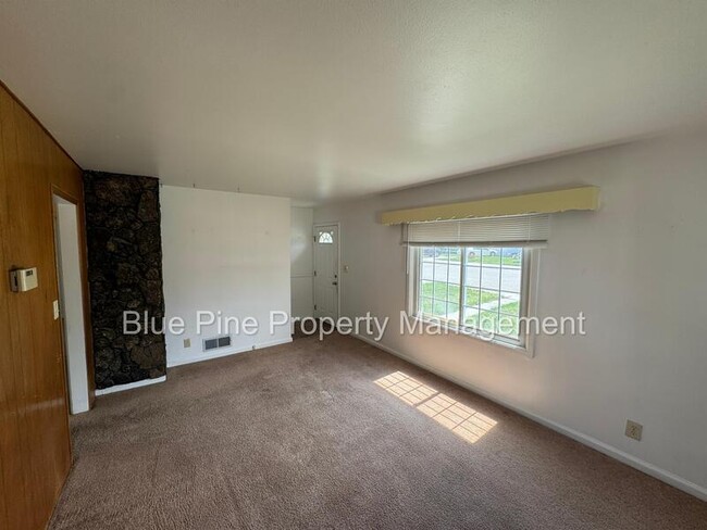 Foto del edificio - 115 Sunset Drive